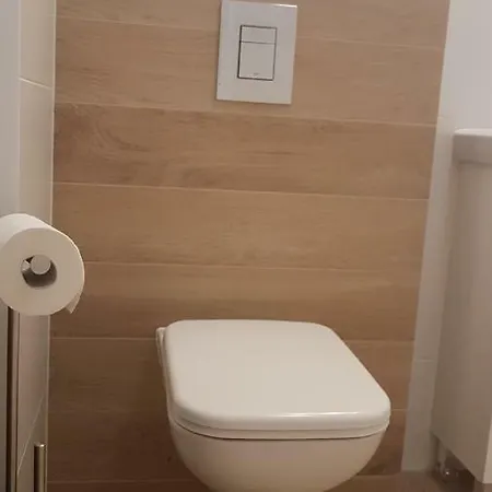 Hennela Apartament Parking Gratis